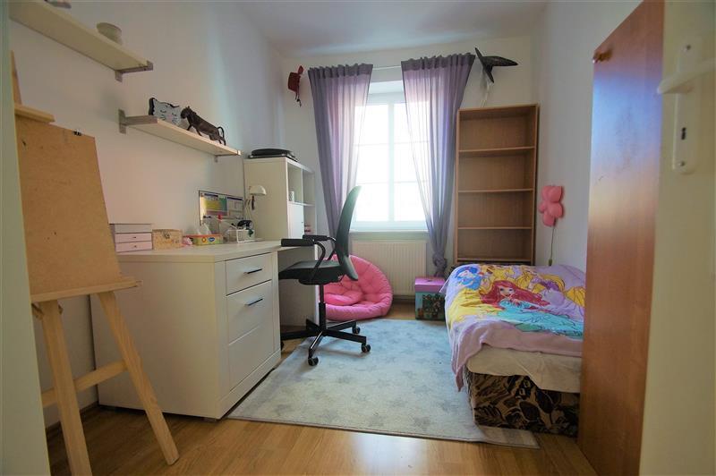 Nieruchomość nr CE0604, Mieszkanie 4 pokojowe na Wynajem