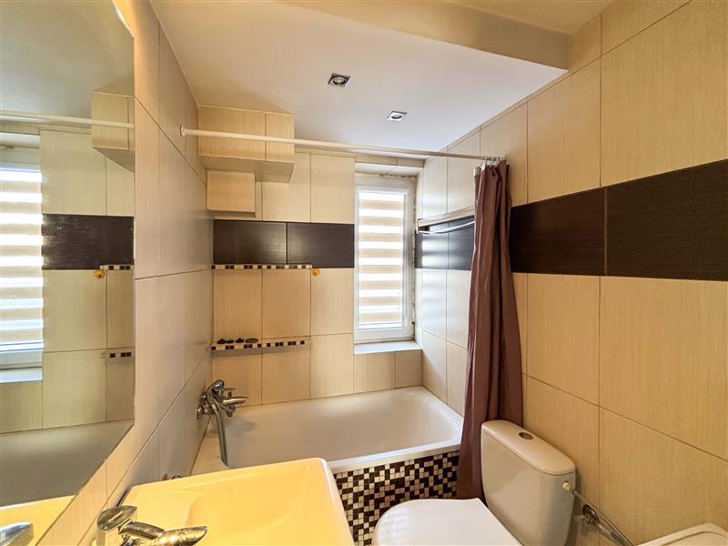 Nieruchomość nr EL03058, Mieszkanie 3 pokojowe na Sprzedaż